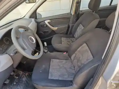 Veicolo di demolizione dacia sandero básico dell'anno 2009 alimentato k9kk7