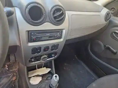 Veicolo di demolizione dacia sandero básico dell'anno 2009 alimentato k9kk7