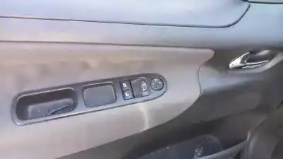 Veículo de Sucata peugeot 207 sport do ano 2010 alimentado 9hx