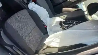 Veículo de Sucata peugeot 207 sport do ano 2010 alimentado 9hx