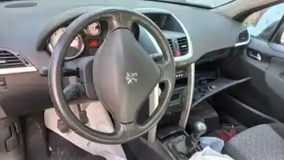 Veículo de Sucata peugeot 207 sport do ano 2010 alimentado 9hx