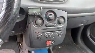 Veículo de Sucata renault clio iii authentique do ano 2009 alimentado k9k m7