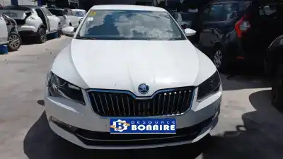 Veículo de Sucata skoda superb (3v3) active do ano 2015 alimentado crl