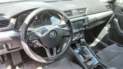 Veículo de Sucata skoda superb (3v3) active do ano 2015 alimentado crl