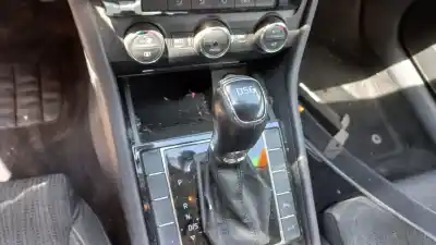 Veículo de Sucata skoda superb (3v3) active do ano 2015 alimentado crl