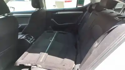 Veículo de Sucata skoda superb (3v3) active do ano 2015 alimentado crl