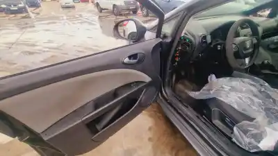 Veicolo di demolizione seat leon (1p1) reference dell'anno 2011 alimentato cax