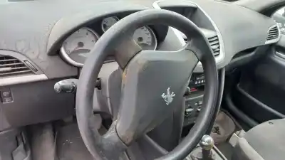 Veículo de Sucata peugeot 207 x-line do ano 2007 alimentado 8hz