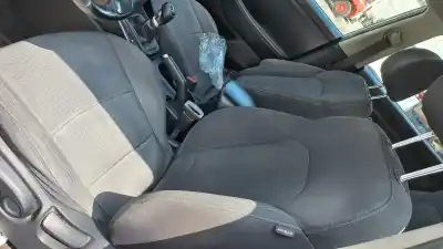 Veículo de Sucata kia carens ( ) basic do ano 2017 alimentado d4fd