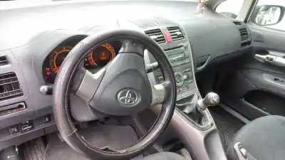 Veículo de Sucata toyota auris luna+ do ano 2008 alimentado 1nd