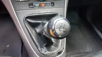 Veículo de Sucata toyota auris luna+ do ano 2008 alimentado 1nd