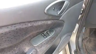 Veículo de Sucata citroen c5 berlina 2.0 hdi 90 x do ano 2001 alimentado rhy