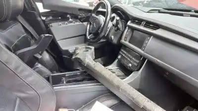 Veículo de Sucata jaguar xf r-sport awd do ano 2022 alimentado 204dtd