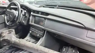 Veículo de Sucata jaguar xf r-sport awd do ano 2022 alimentado 204dtd