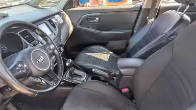 Veicolo di demolizione kia carens ( ) drive dell'anno 2018 alimentato d4fd