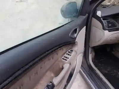 Veículo de Sucata citroen c5 berlina 2.0 exclusive do ano 2005 alimentado rhr