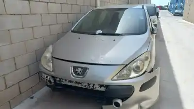 Veículo de Sucata PEUGEOT 307 BERLINA (S2) X-Line do ano 2006 alimentado 9HX