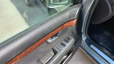 Véhicule à la ferraille audi a4 berlina (8e) 2.0 tdi de l'année 2005 alimenté blb