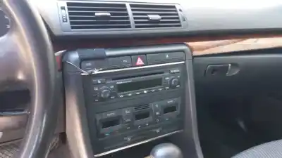 Véhicule à la ferraille audi a4 berlina (8e) 2.0 tdi de l'année 2005 alimenté blb