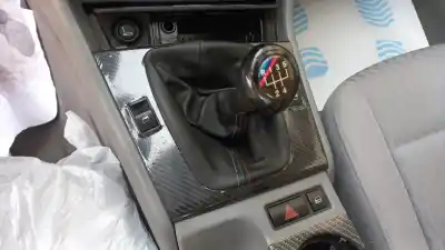 Veículo de Sucata bmw serie 3 berlina (e46) 316i do ano 2001 alimentado 19-4e-1