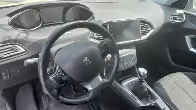 Veículo de Sucata peugeot 308 business line 130 do ano 2018 alimentado yh01