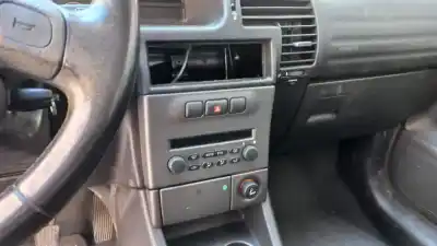 Veicolo di demolizione opel zafira a blue line dell'anno 2004 alimentato y22dtr