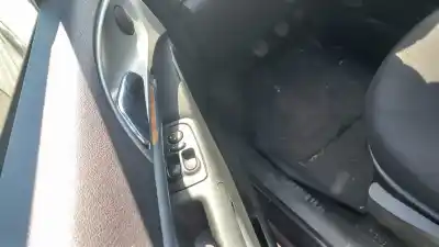 Veículo de Sucata lancia ypsilon (101) 1.3 jtd 16v do ano 2006 alimentado 199a3000