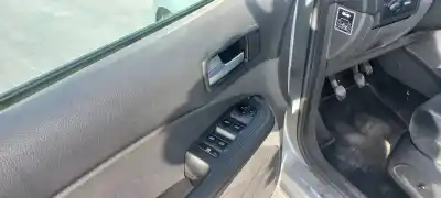 Здавання транспортного засобу ford focus c-max (cap) trend (d) року 2004 потужний g6da