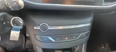 Veículo de Sucata peugeot 308 active do ano 2015 alimentado bh01