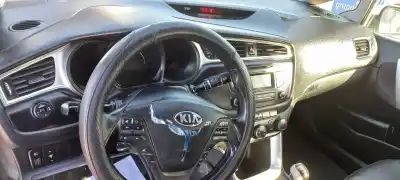 Veículo de Sucata kia cee´d business do ano 2018 alimentado d4fb