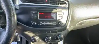 Veículo de Sucata kia cee´d business do ano 2018 alimentado d4fb