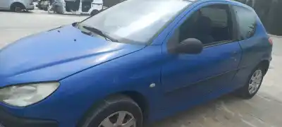 Veículo de Sucata peugeot 206 berlina xr do ano 2001 alimentado kfw