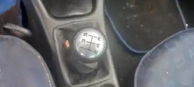 Veículo de Sucata peugeot 206 berlina xr do ano 2001 alimentado kfw