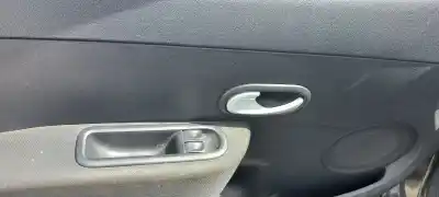 Veicolo di demolizione renault clio iii authentique dell'anno 2007 alimentato d4f d7