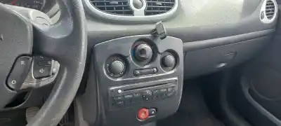 Veicolo di demolizione renault clio iii authentique dell'anno 2007 alimentato d4f d7