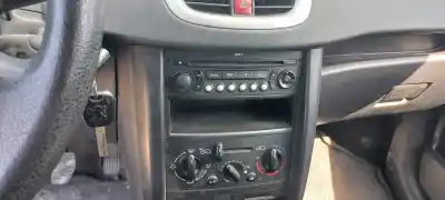 Veículo de Sucata peugeot 207 confort do ano 2009 alimentado kfv