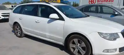 Здавання транспортного засобу skoda superb combi (3t5) active року 2013 потужний cff