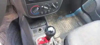 Veículo de Sucata opel combo familiar do ano 2004 alimentado y17dtl