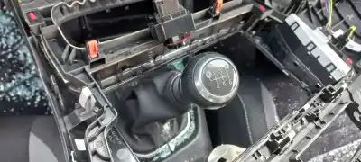 Véhicule à la ferraille toyota auris active de l'année 2016 alimenté 1nd