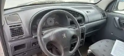 Veículo de Sucata peugeot partner (s1) combispace do ano 2001 alimentado wjz