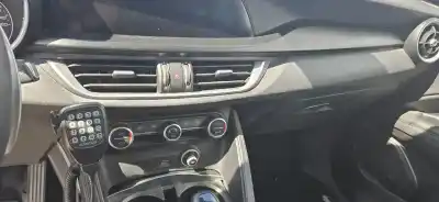 Veículo de Sucata alfa romeo stelvio (630) basis q4 do ano 2018 alimentado 55271838