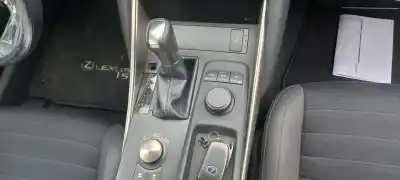 Veicolo di demolizione lexus is iii (_e3_) 300h (ave30_) dell'anno 2013 alimentato 2ar