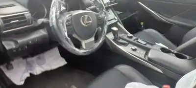 Veicolo di demolizione lexus is iii (_e3_) 300h (ave30_) dell'anno 2013 alimentato 2ar