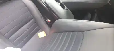 Veicolo di demolizione lexus is iii (_e3_) 300h (ave30_) dell'anno 2013 alimentato 2ar