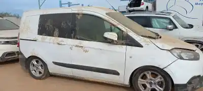 Veículo de Sucata ford transit courier trend do ano 2018 alimentado xwcb