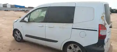 Veículo de Sucata ford transit courier trend do ano 2018 alimentado xwcb