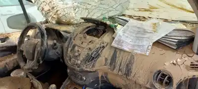 Veículo de Sucata ford transit courier trend do ano 2018 alimentado xwcb