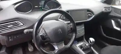 Vehicul casat peugeot 308 sw 1.2 12v e-thp al anului 2015 alimentat hn02