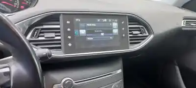 Vehicul casat peugeot 308 sw 1.2 12v e-thp al anului 2015 alimentat hn02