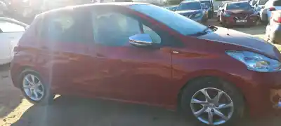 Veículo de Sucata peugeot 208 active 81 cv / 60 kw do ano 2015 alimentado hmz